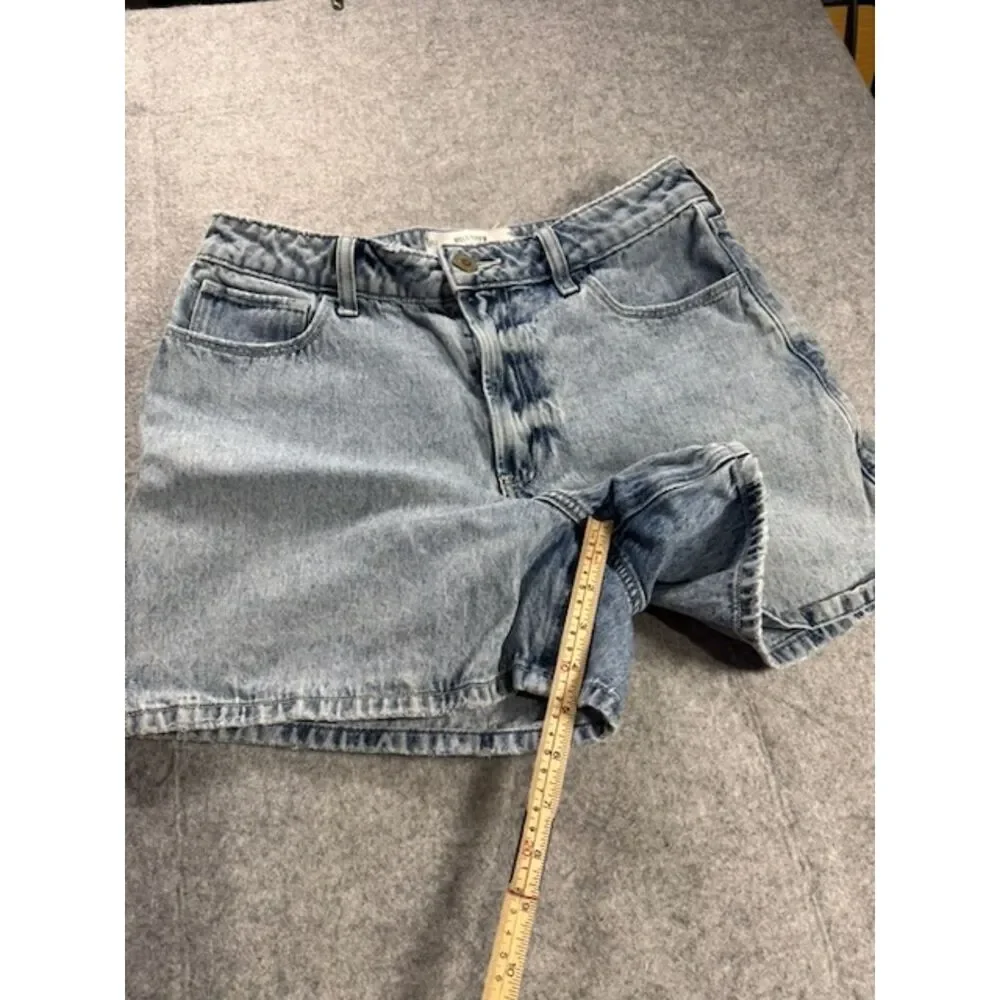 Hollister Mom Short Size 8/29 5 in insean High rise 100% cotton